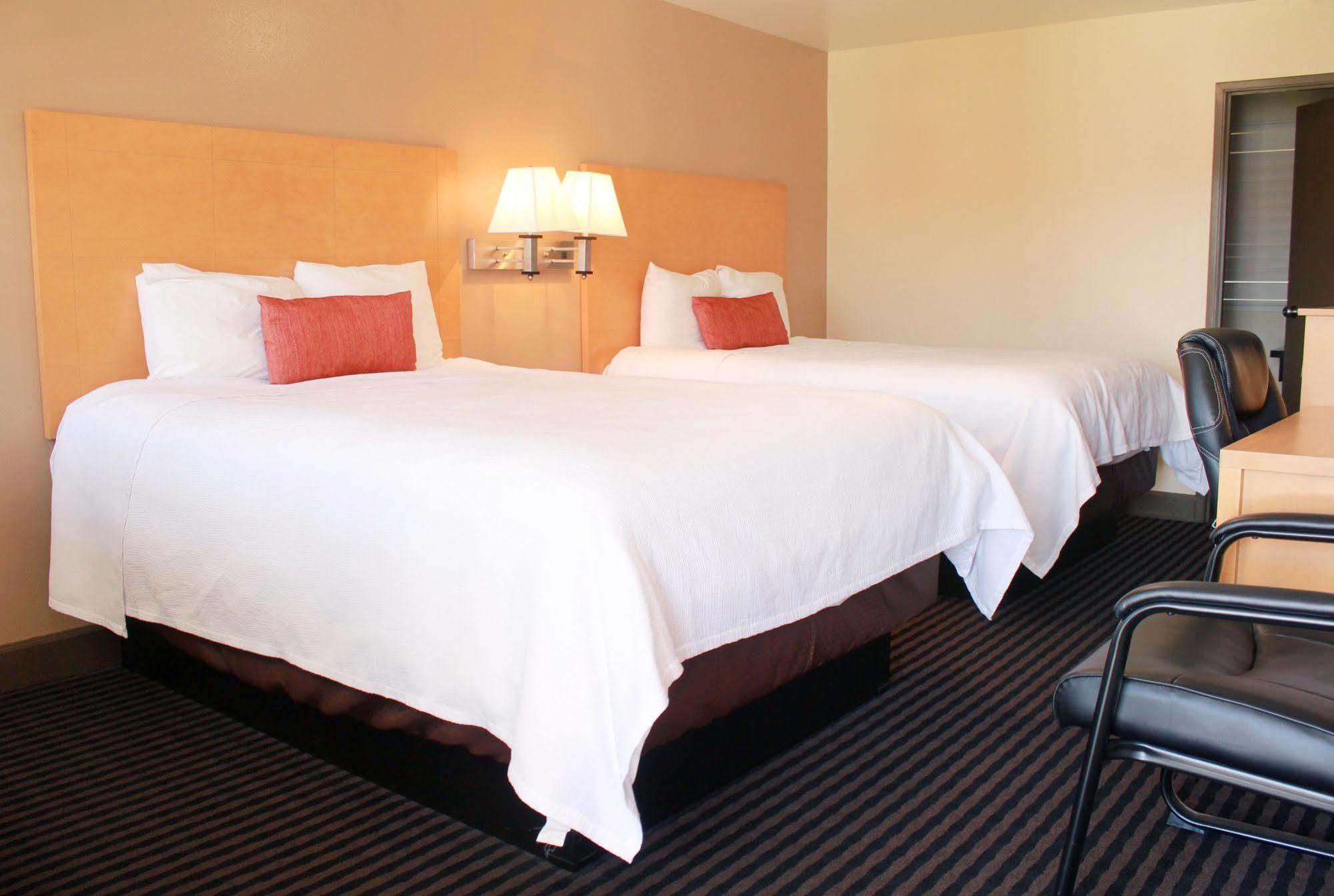 Travelodge By Wyndham Vallejo Bagian luar foto