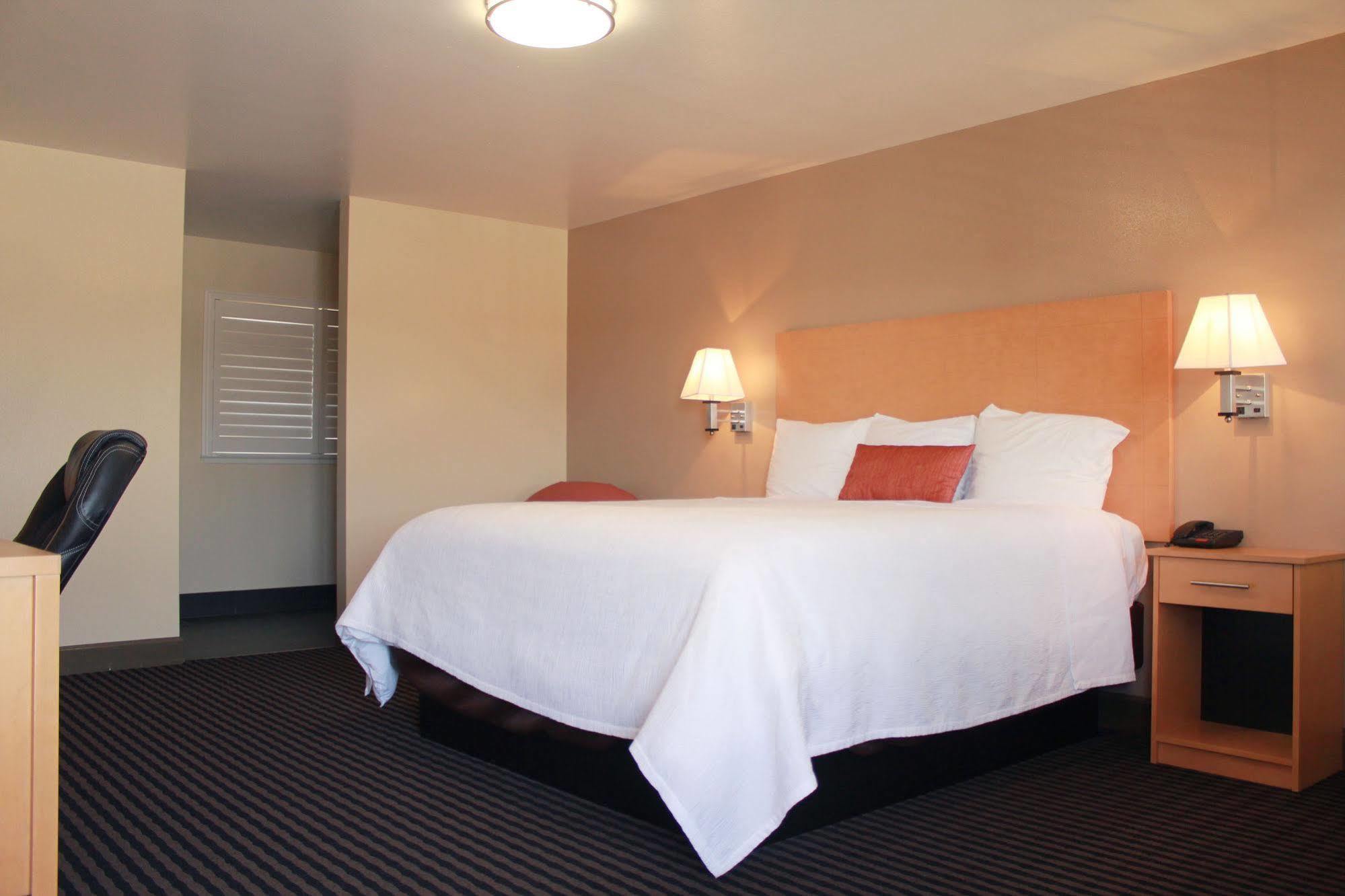 Travelodge By Wyndham Vallejo Bagian luar foto
