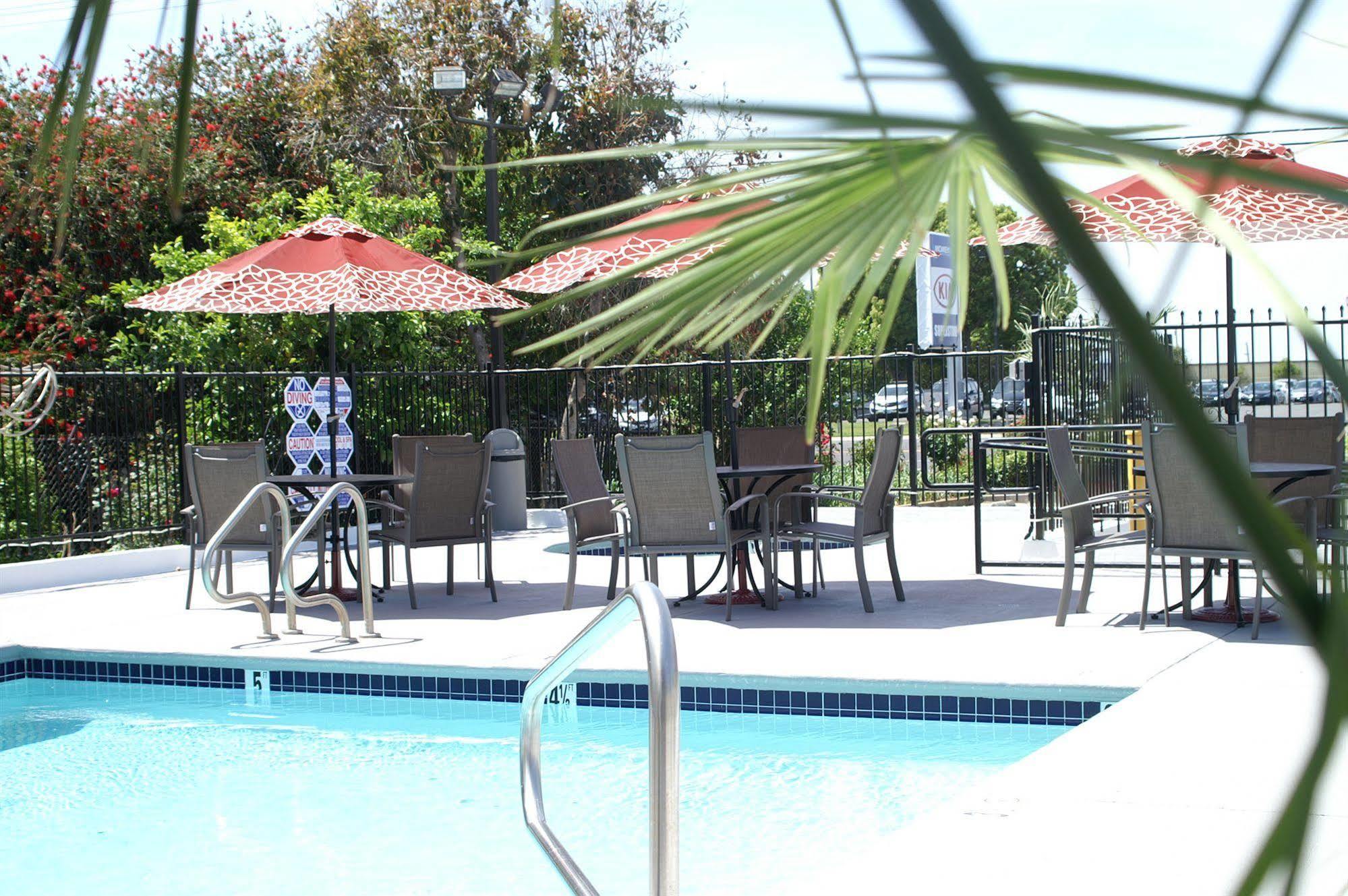 Travelodge By Wyndham Vallejo Bagian luar foto