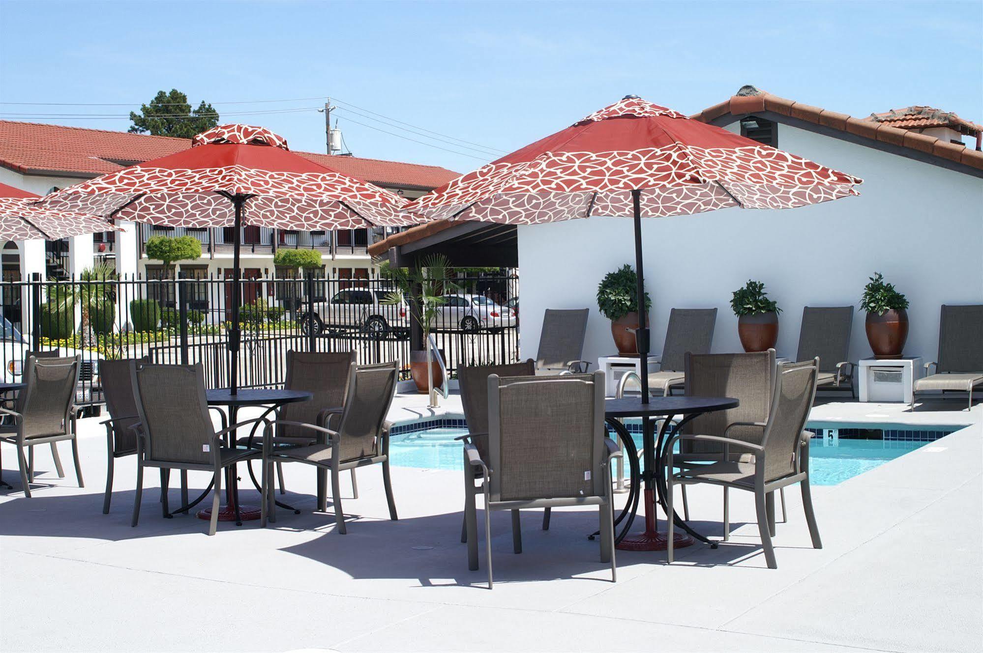 Travelodge By Wyndham Vallejo Bagian luar foto